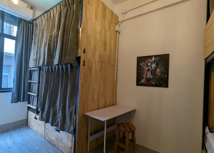 Хостел Urban Jungle Social