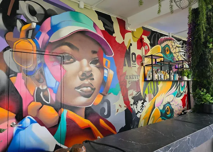 Urban Jungle Social Хостел Бангкок