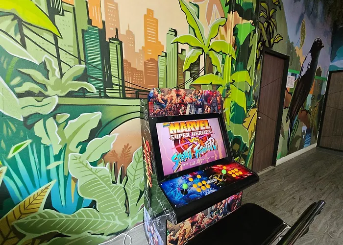 Хостел Urban Jungle Social *
