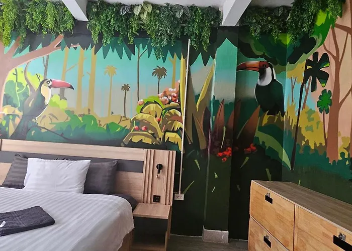Urban Jungle Social Бангкок