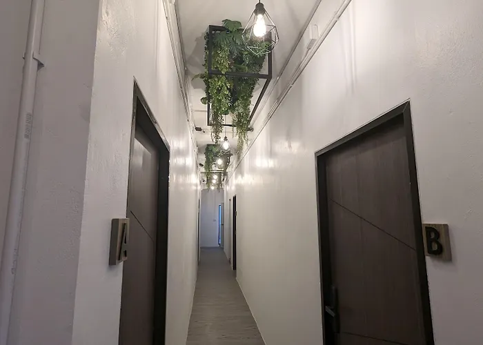 Urban Jungle Social אכסניה בנגקוק