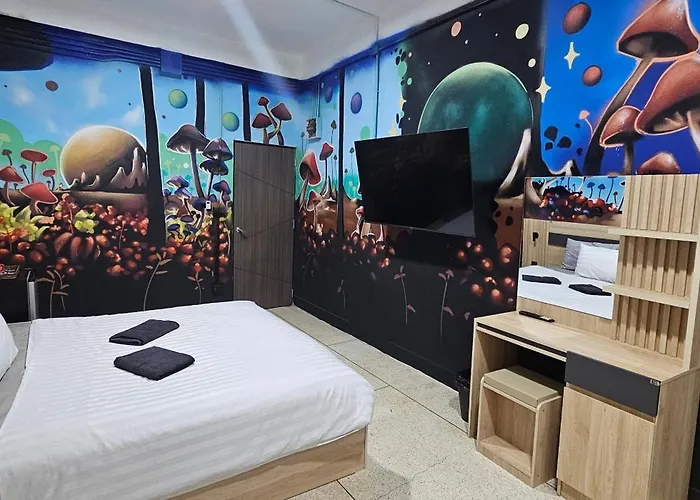 Urban Jungle Social Хостел